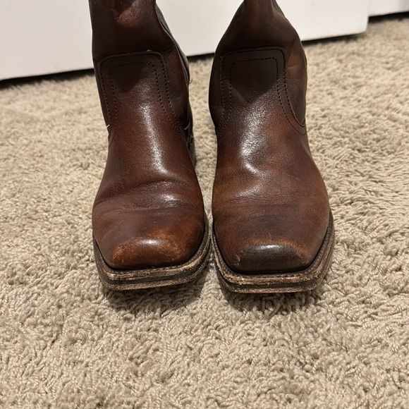 Frye Heath outside zip maple color size 6 - Picture 8 of 9